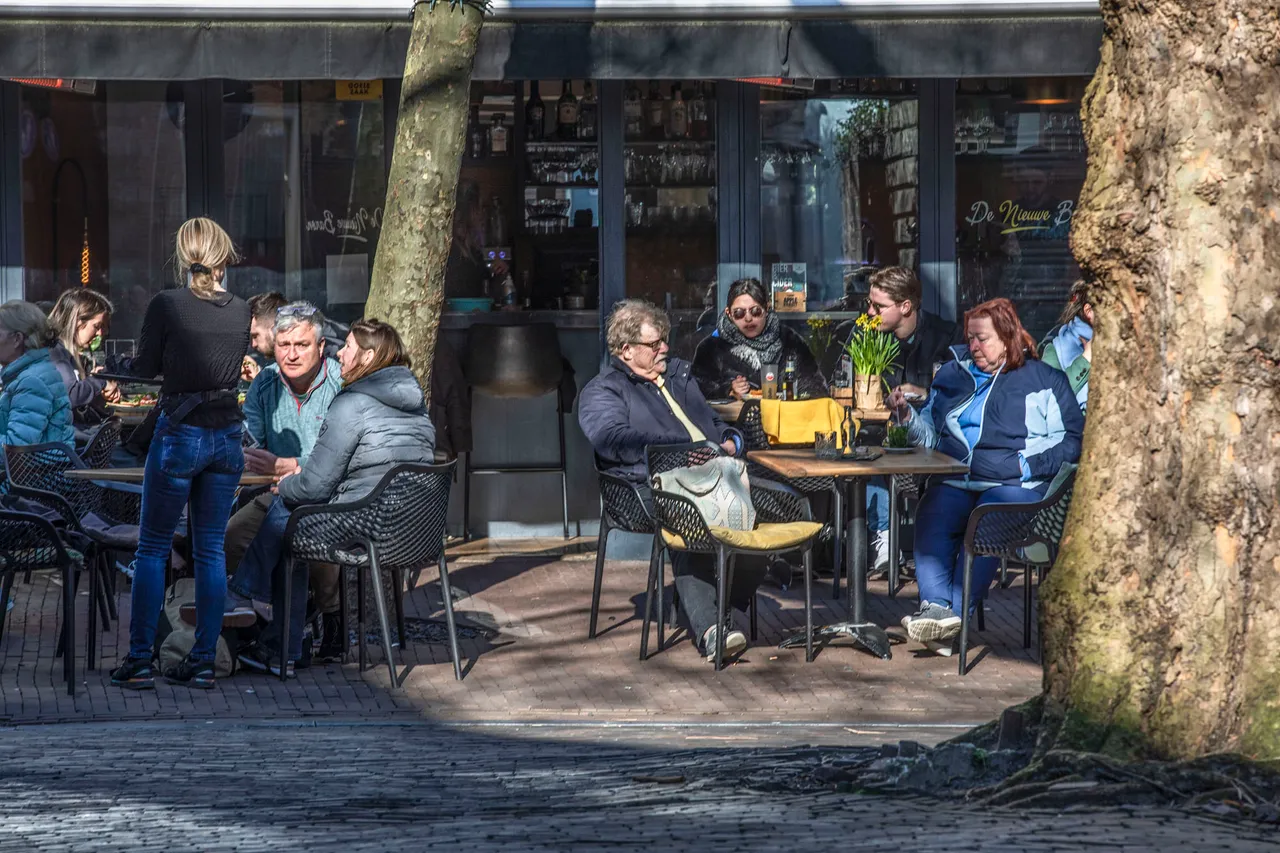 terras gr houtstraat2