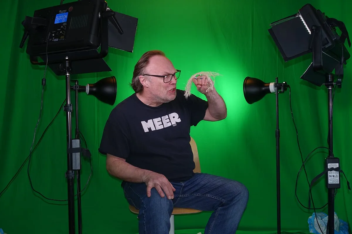 theatermaker pieter tiddens in opnamestudio eigen foto