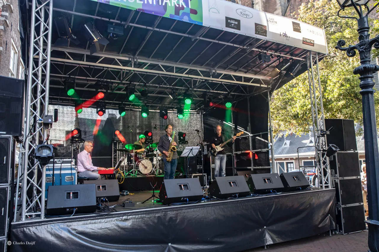 tot band oude grm
