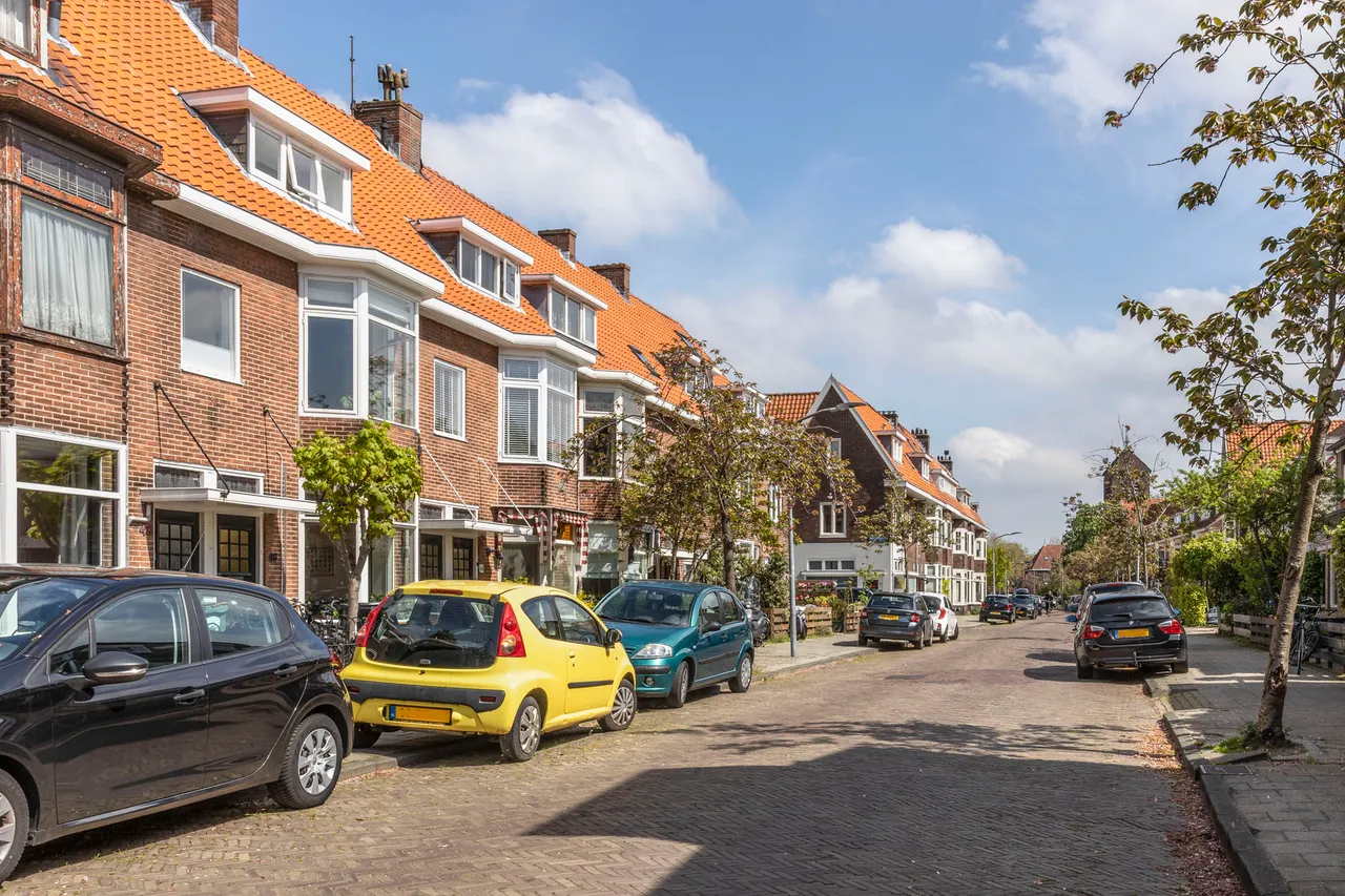 van egmondstraat 1