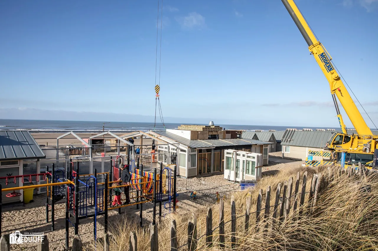 aanbouw met kraan