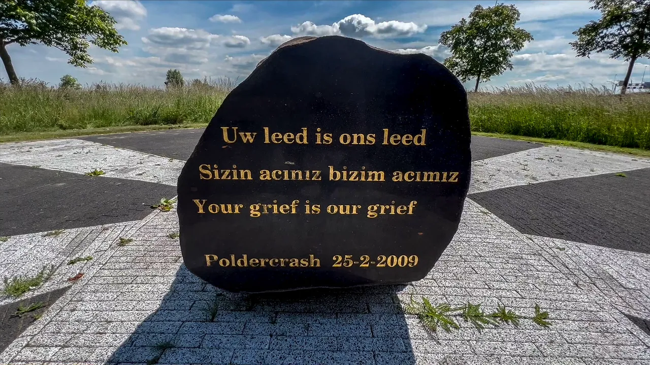 monument crash