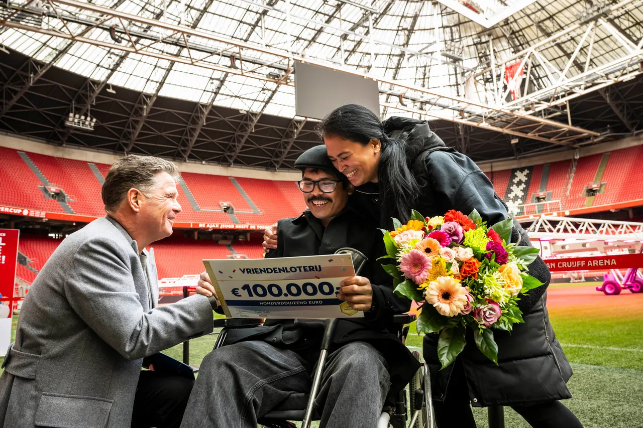 ronald uit nieuw vennep wint 100000 euro bij de vriendenloterij