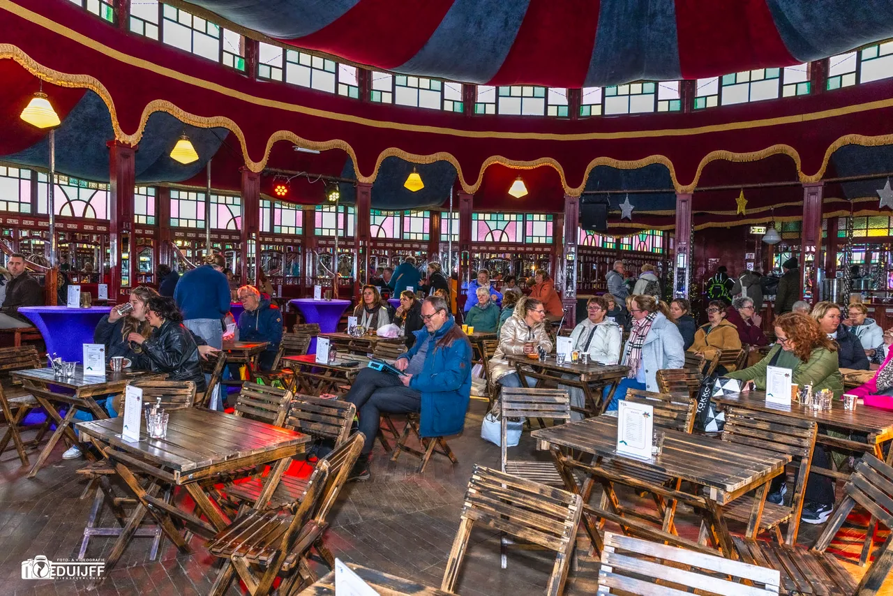spiegeltent