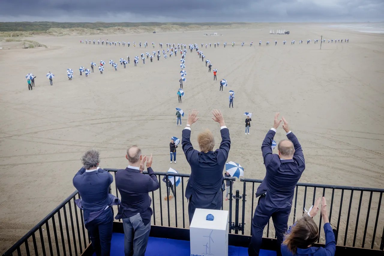 53221377856 b8e114398e k