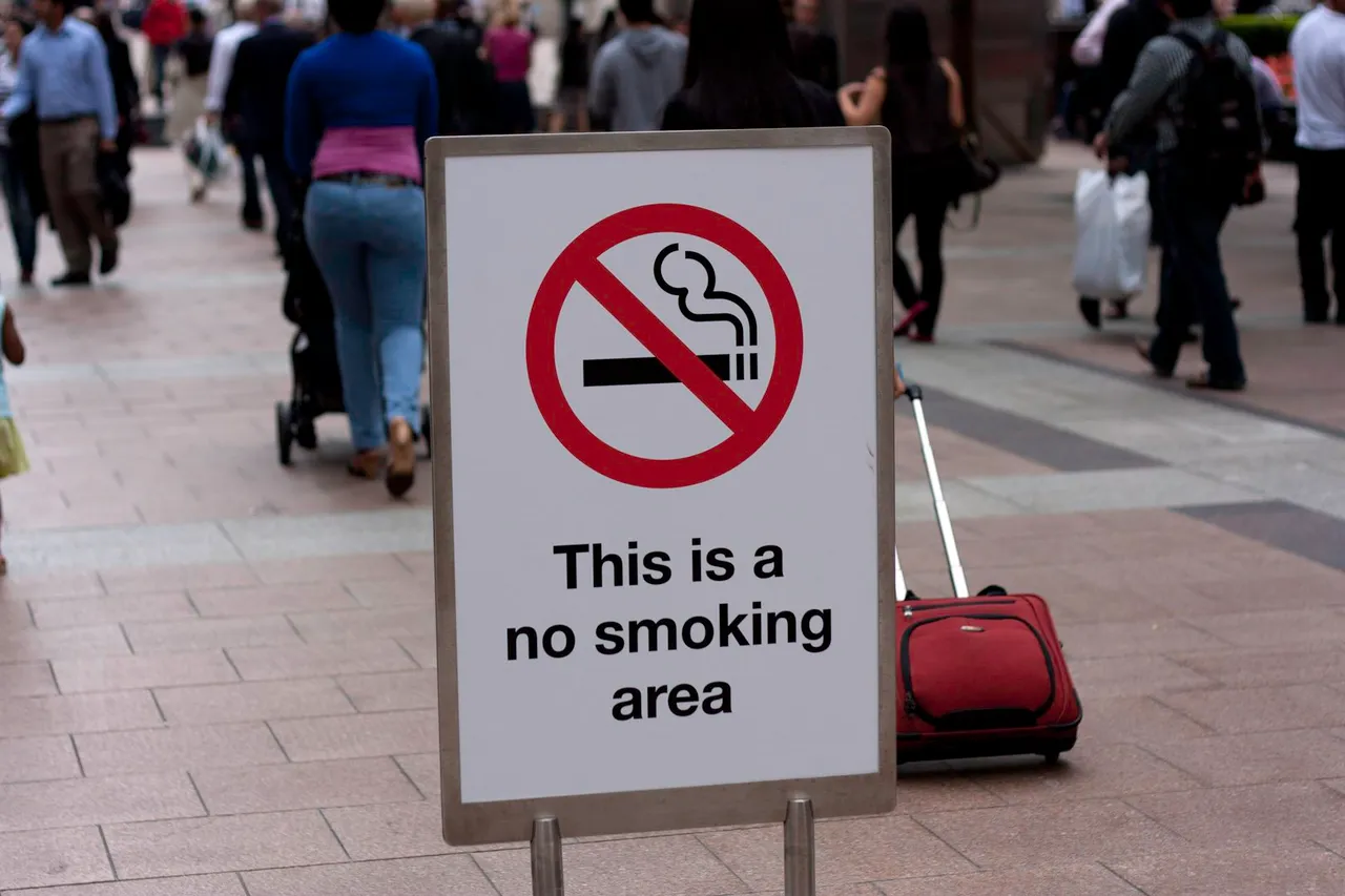 no smoking sign 40 canary wharf