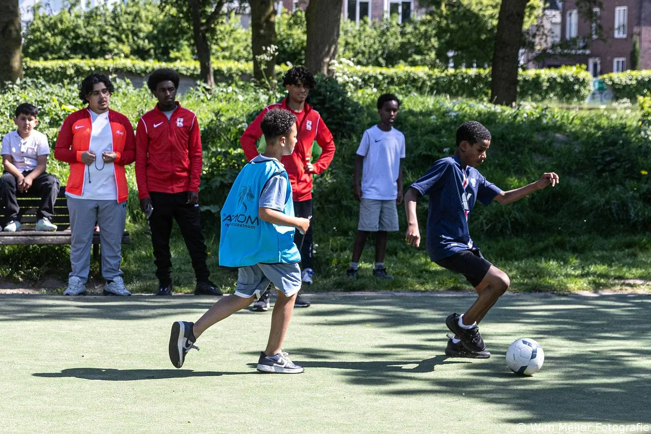 Drie Krajicek Scholarshippers zien hoe de jeugd zich uitleeft op de nieuwe Playground