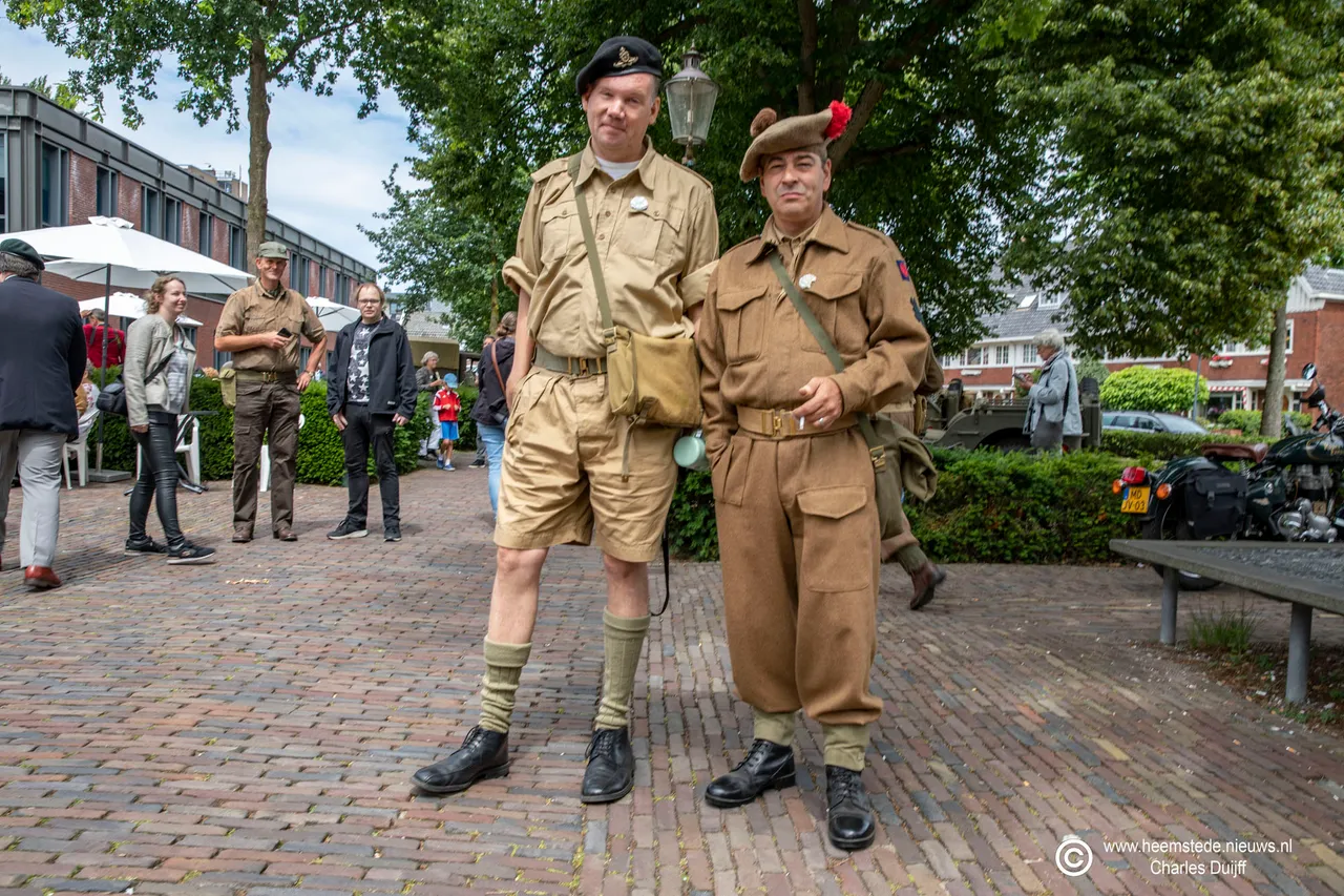 2soldiers
