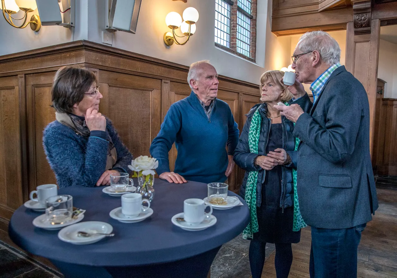 aan de koffie 2