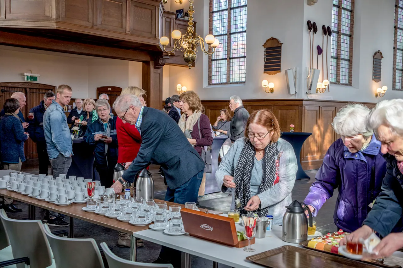 aan de koffie