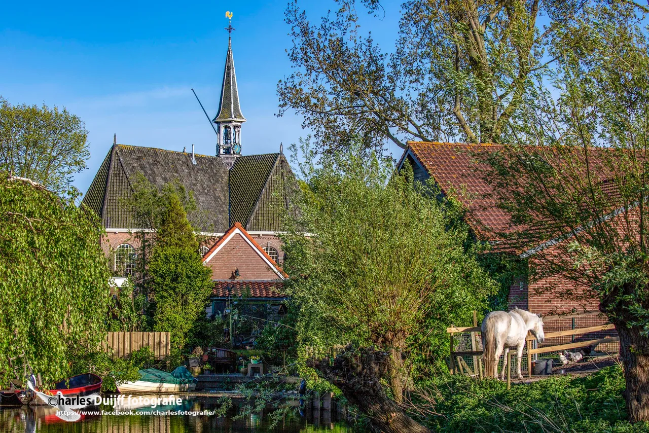 kerk en paard 1