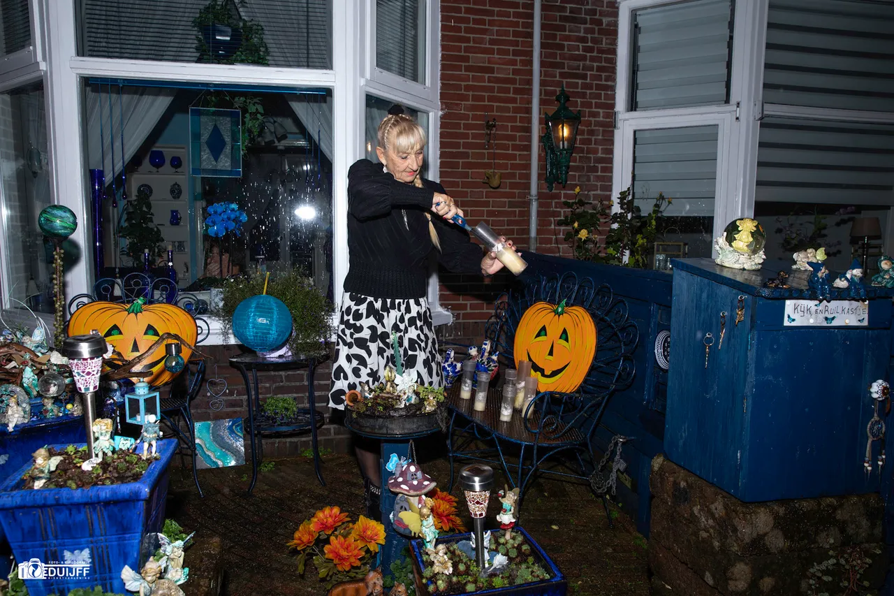 miep aansteken lichtje