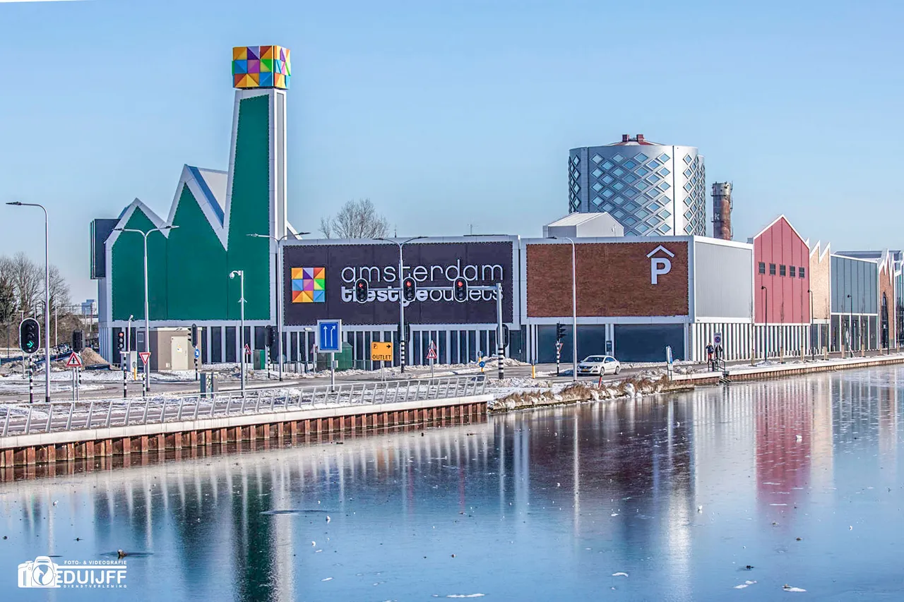 Halfweg-Outlet