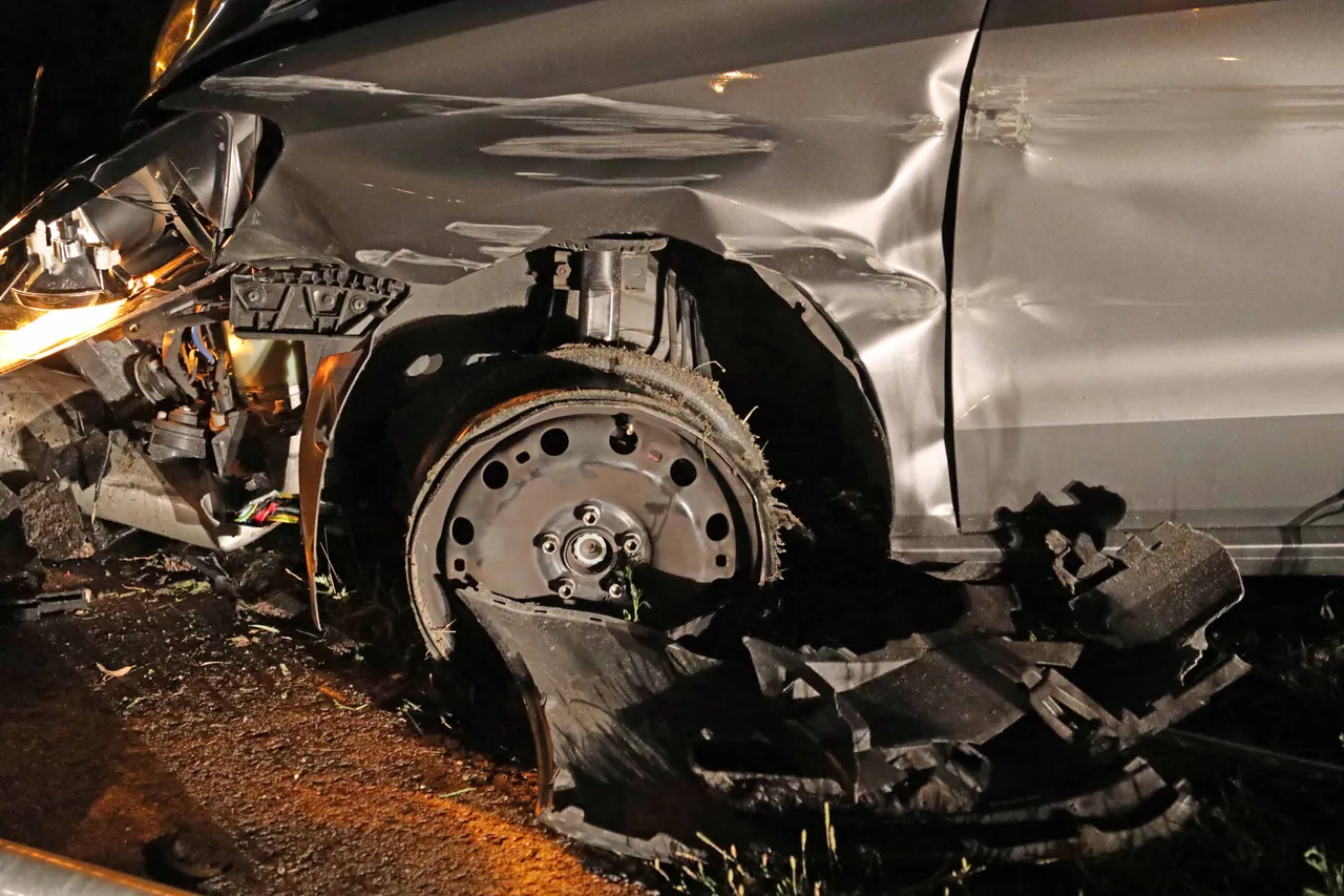 2019 08 21 fpmb0220 waalwijk n261 afrit auto lantaarnpaal