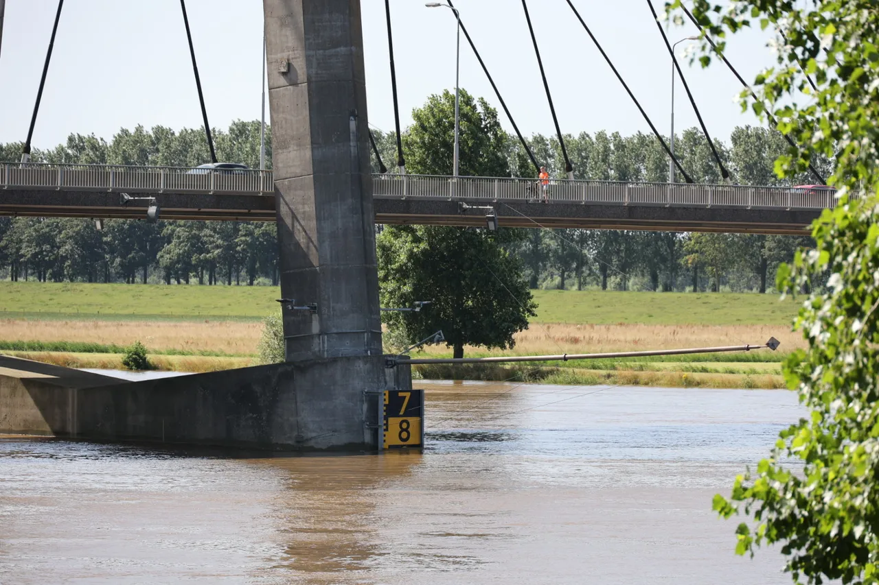 20210717163708 fpmb6947