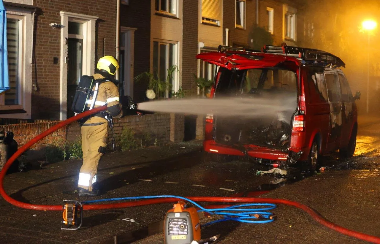 autobrand meester driessenstraat vlijmen 5