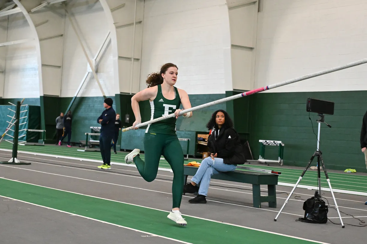 fleur van der linden emu pole vault indoor ypsilanti 2024 emu tf