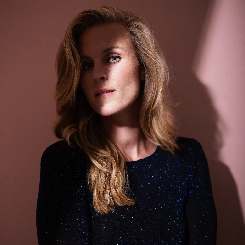 lonneke dort allemaal of niemand vierkant copyright joshua bakarbessy 2