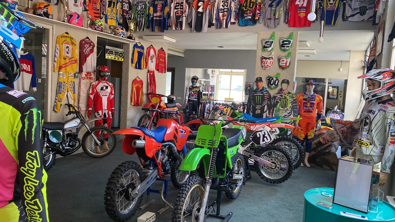mx world collector leon 2 1