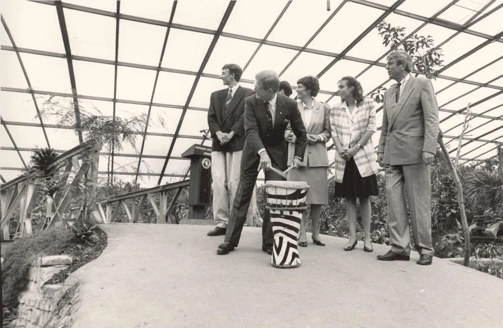 Prof. Mr. Pieter van Vollenhoven opent Burgers Bush in 1988