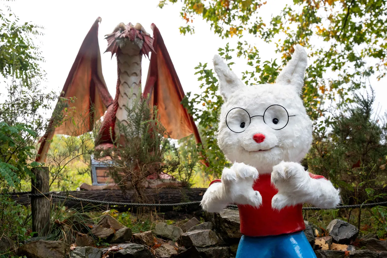 De draak met Dolfje Weerwolfje <br>