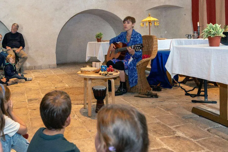 Theater-rode-maan-hernen