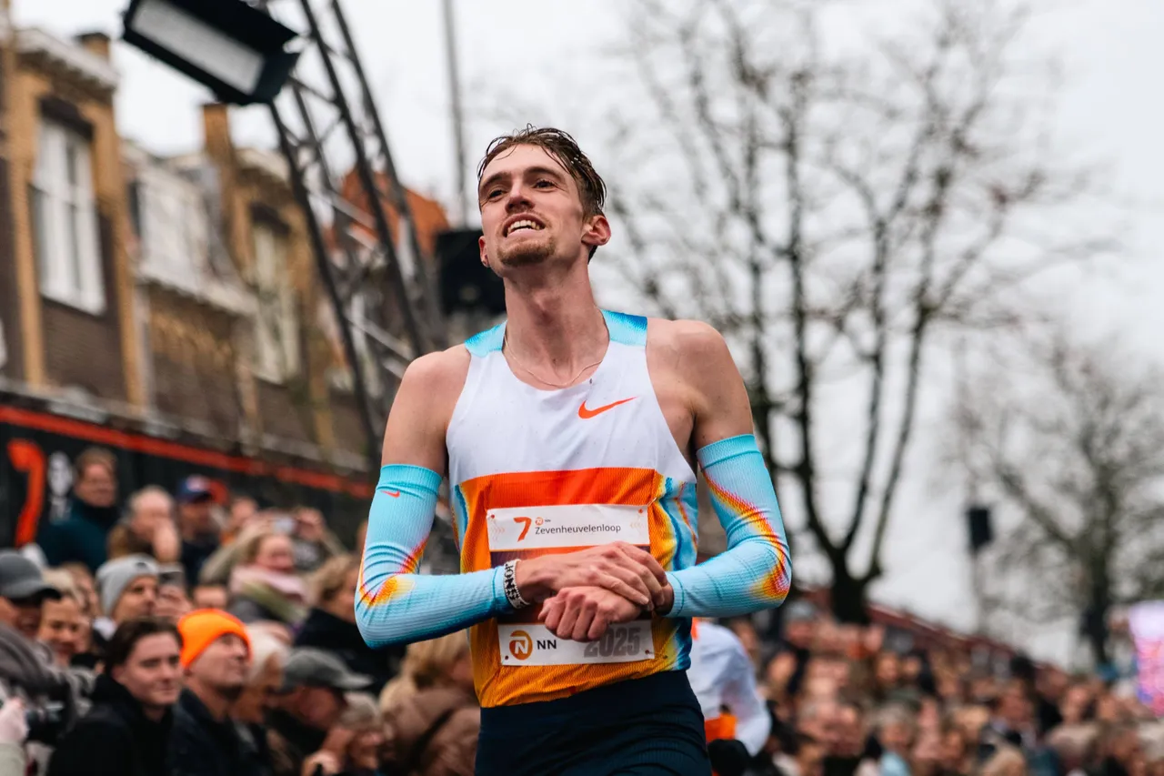 De finish van Mike Foppen 