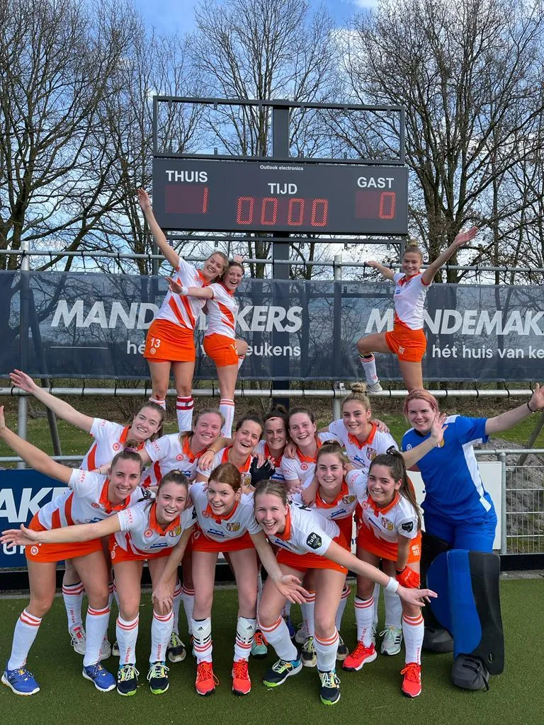 dames1 zwart wit 1 0