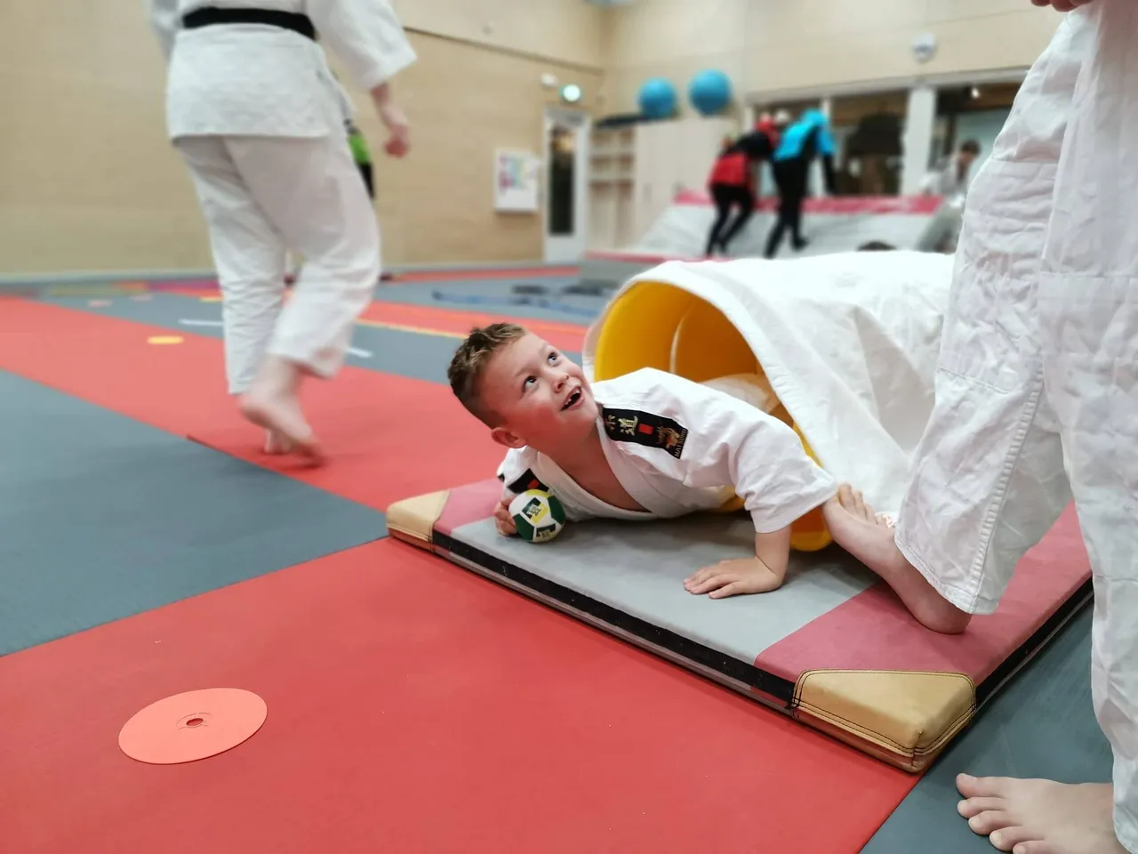 591747135_1332871171972974_5450366815298214221_n