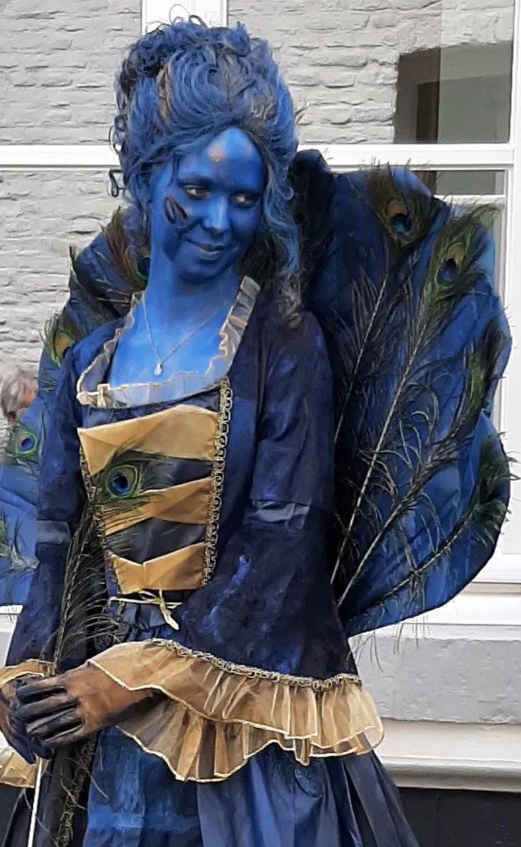 12 lady blue 2