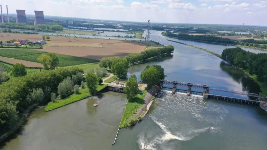 de stuw bij linne rijkswaterstaat flying eye 1