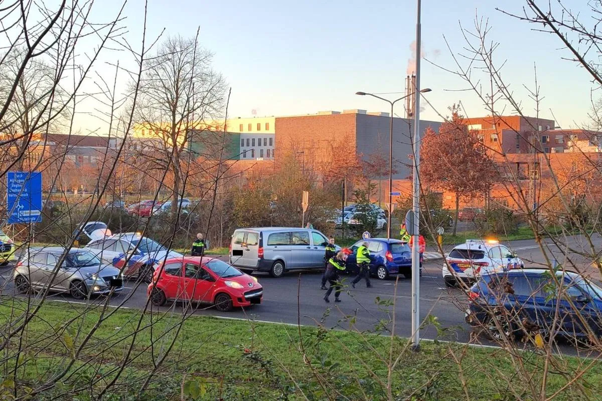 21-11-2025 Ongeval Rondweg Uden 02