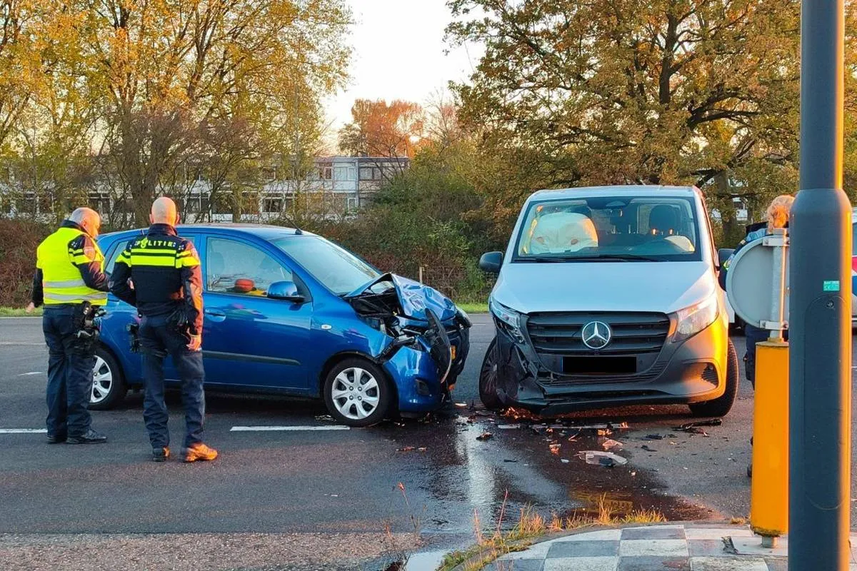 21-11-2025 Ongeval Rondweg Uden 04
