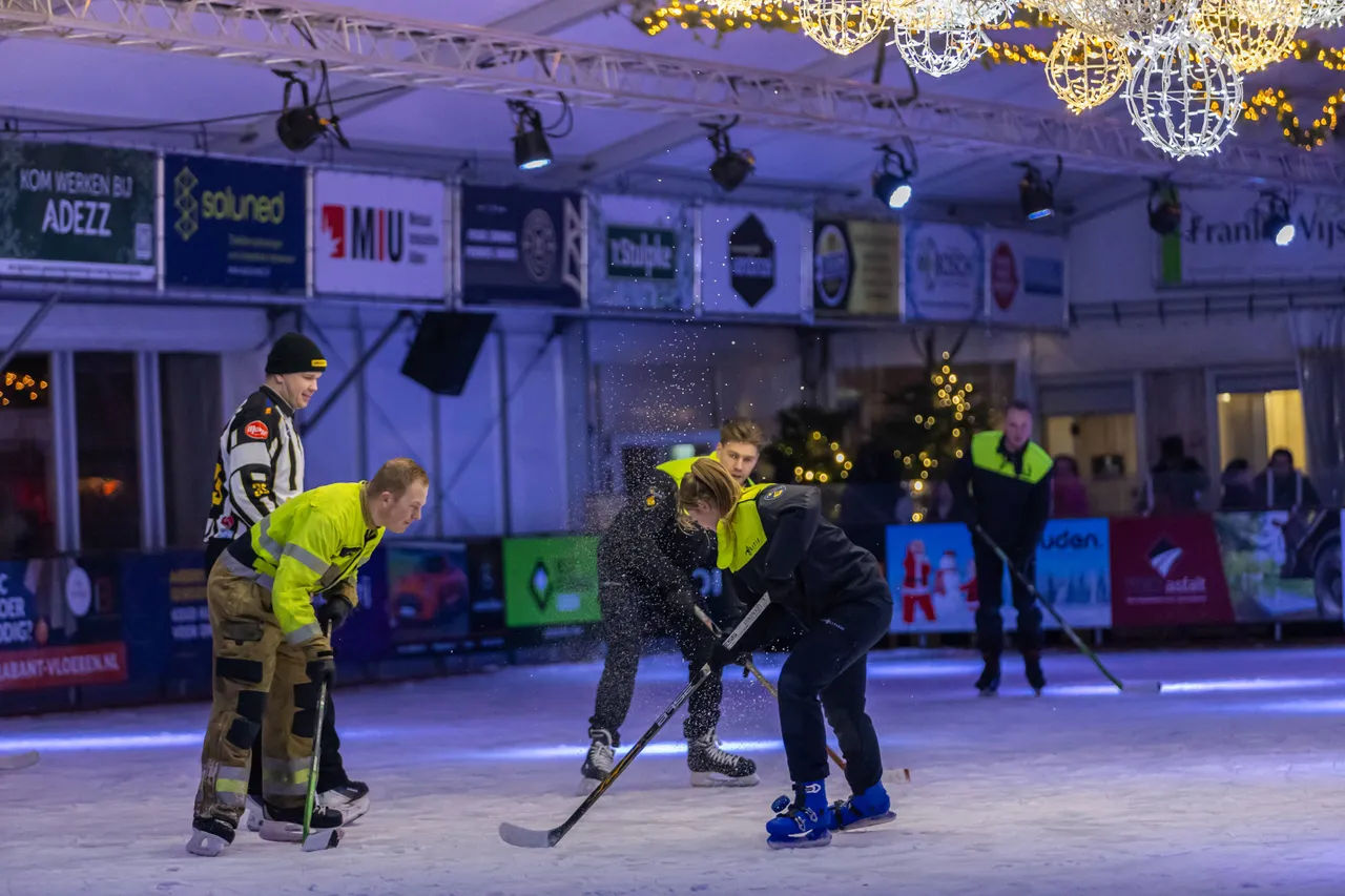 22-12-2025 Ijshockey Politie Brandweer Uden on Ice-9