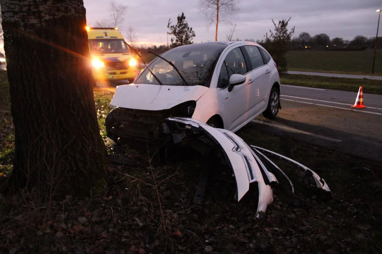 31-12-2025 Ongeval Rondweg Uden 01
