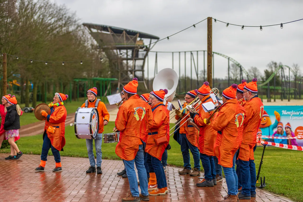 01-01-2026 Nieuwjaarsduik Hemelrijk Volkel-1