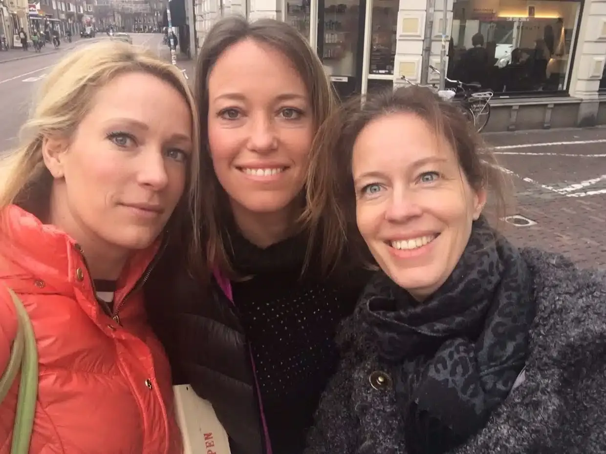 zo zien de drielingzussen van presentatrice helene hendriks eruit