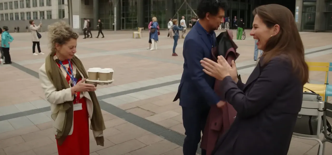 politiek verslaggeefster marleen de rooy laat zich verwennen door kysia hekster