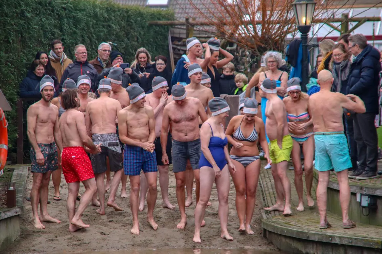 01 01 2020 nieuwjaarsduik 03