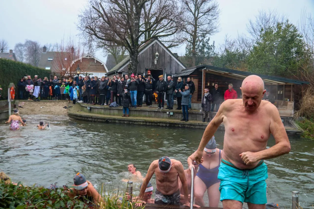 01 01 2020 nieuwjaarsduik 12