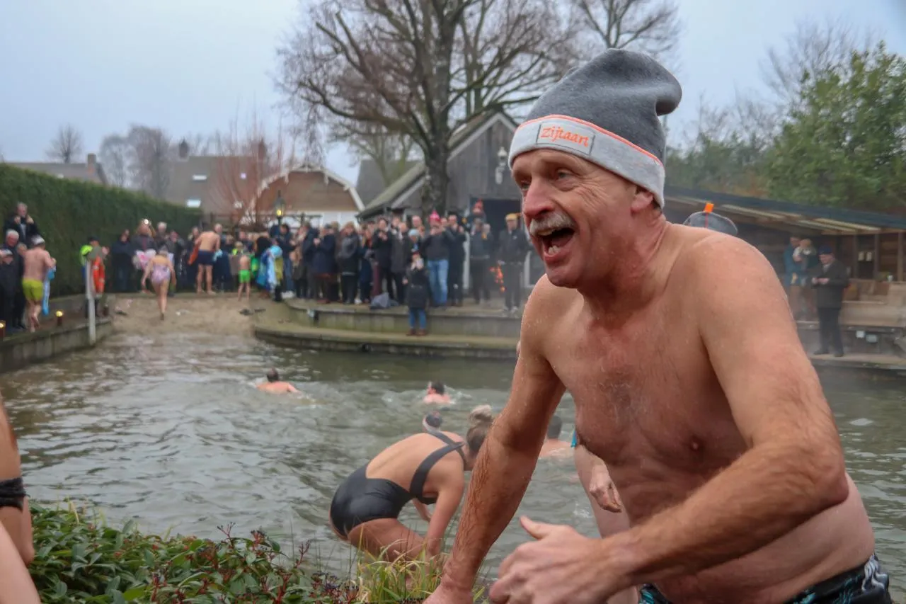 01 01 2020 nieuwjaarsduik 13