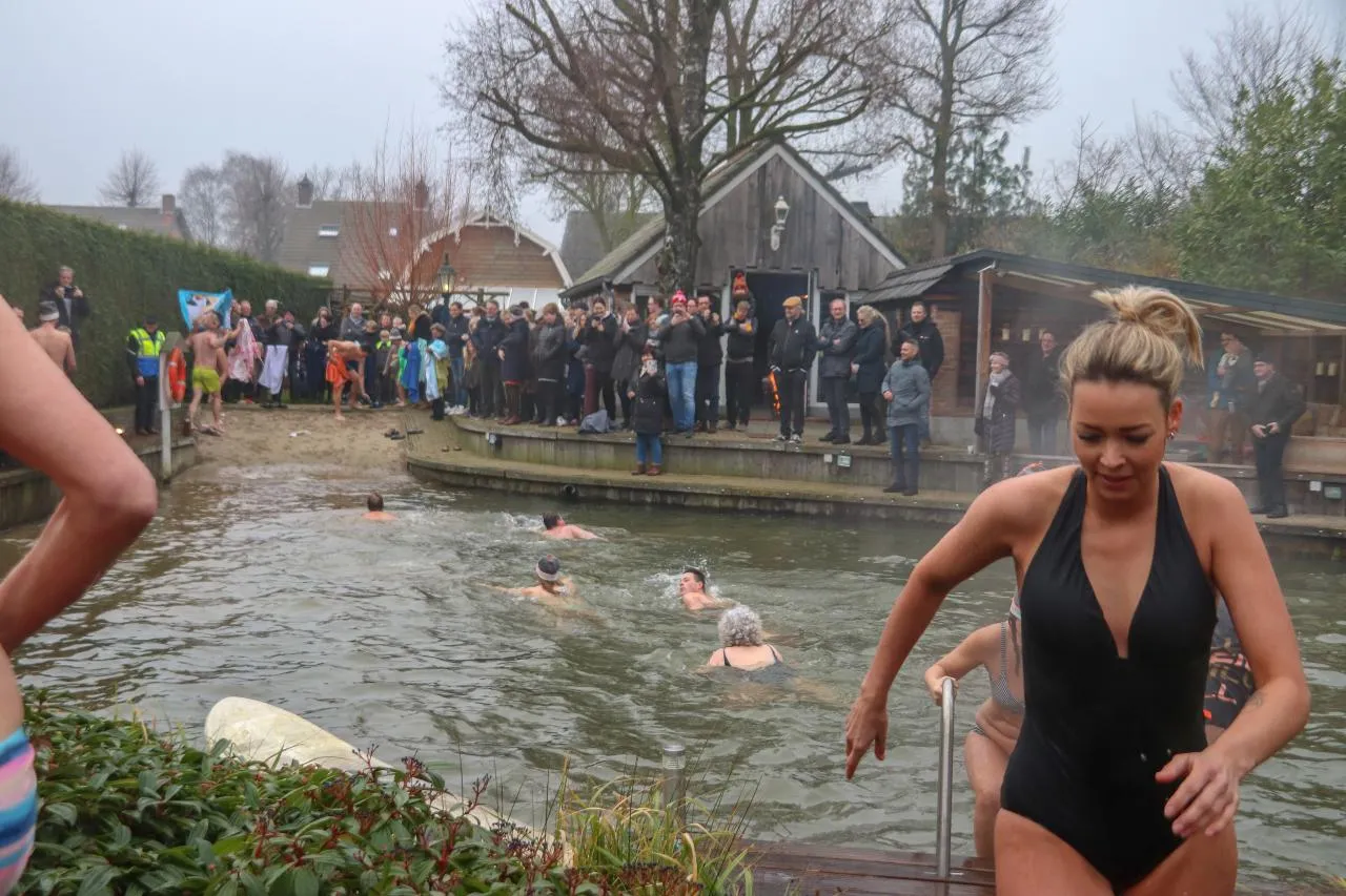 01 01 2020 nieuwjaarsduik 16