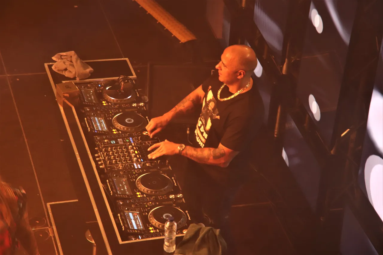 07 12 2019 qmusic 020