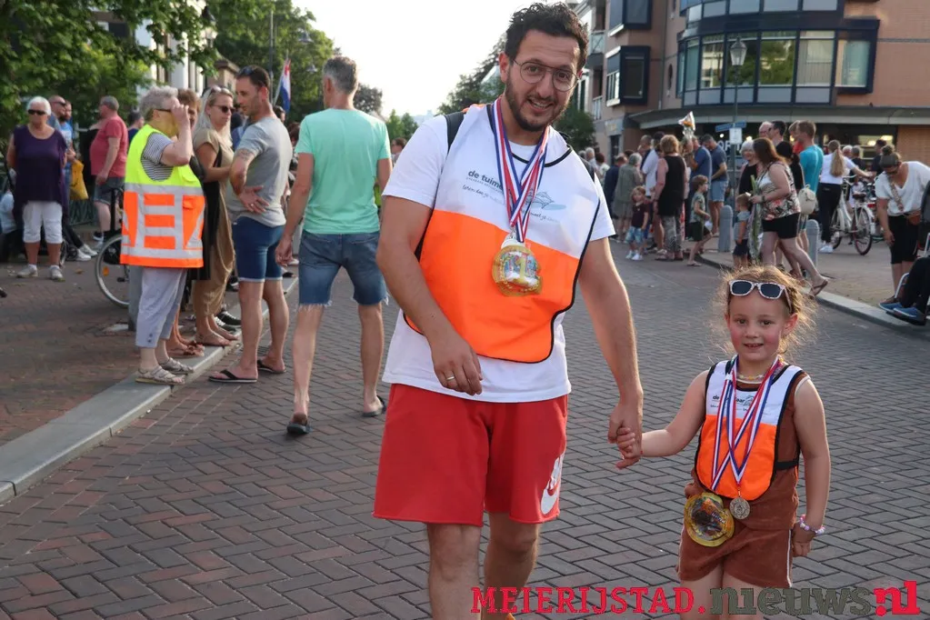 17 06 2022 avondvierdaagse defile 03