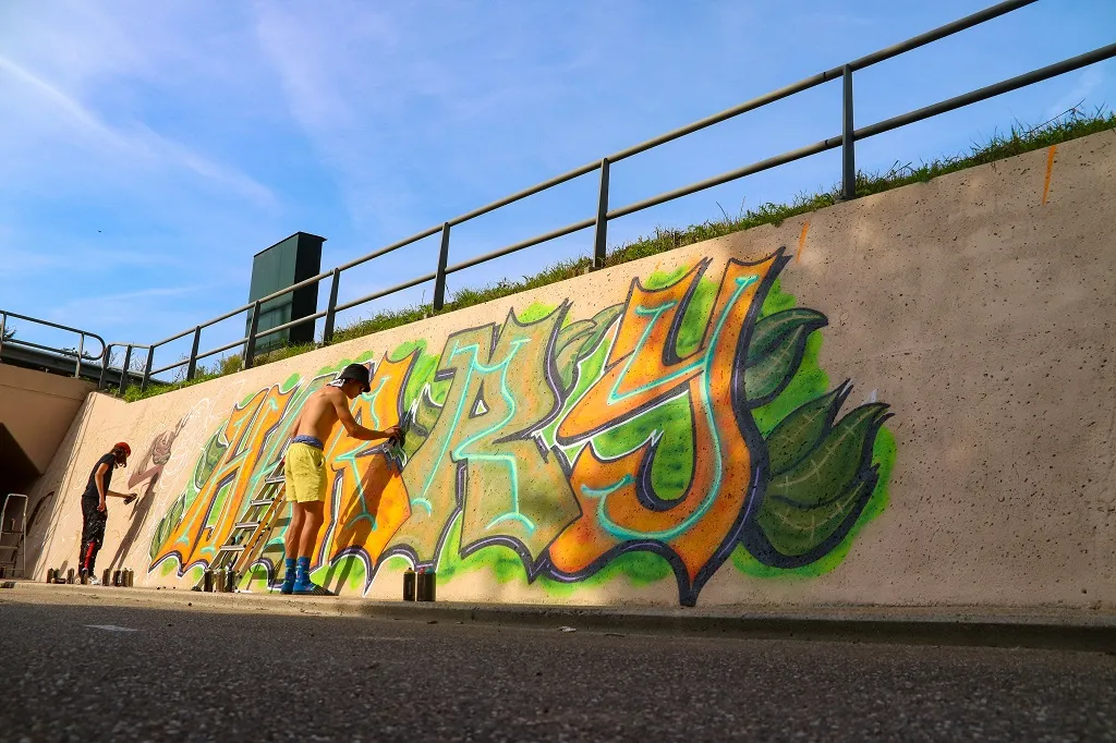 18 09 2021 jongeren kleuren fietstunnel 07