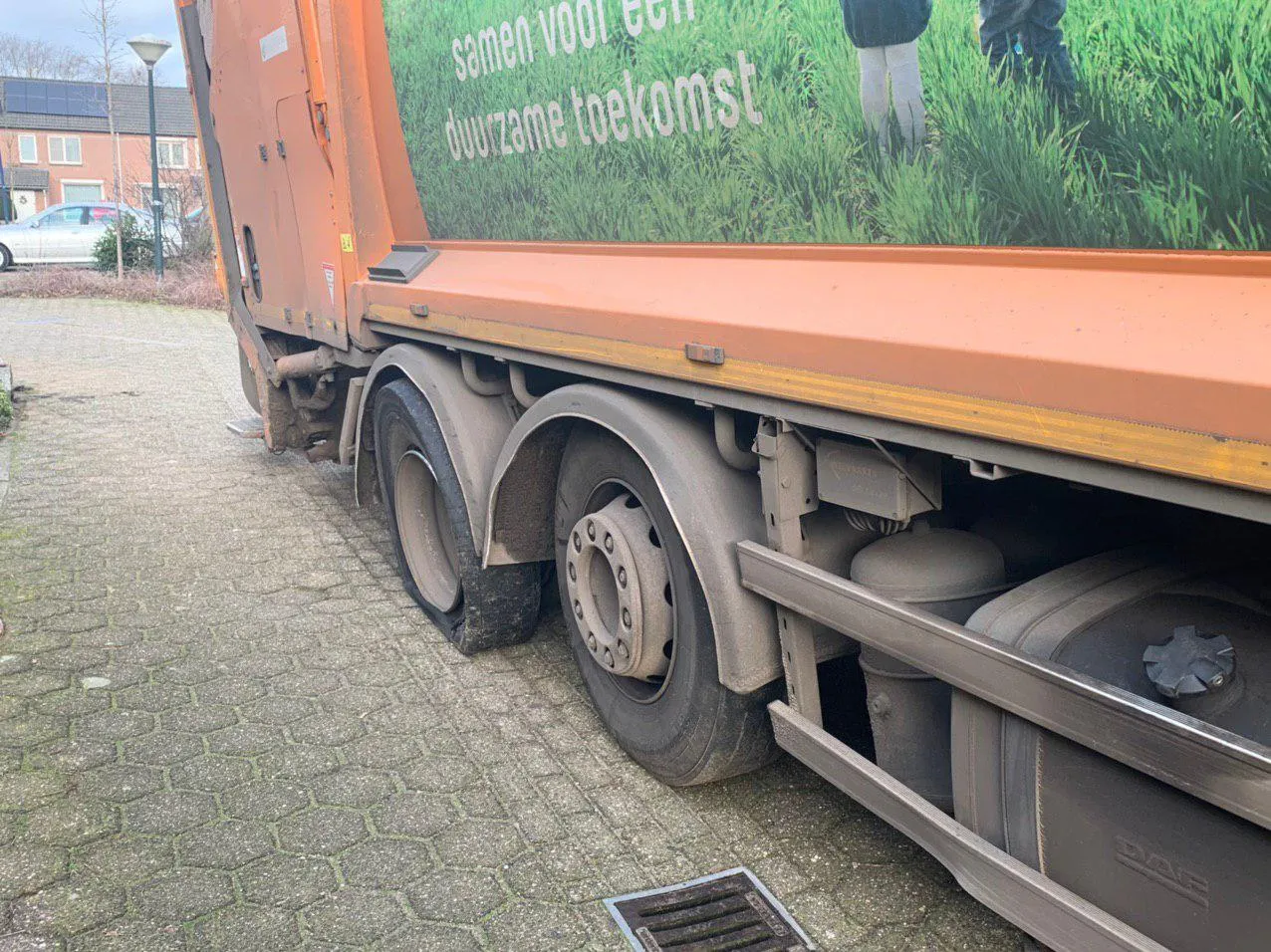 21 12 2019 vrachtwagen veroorzaakt schade 07