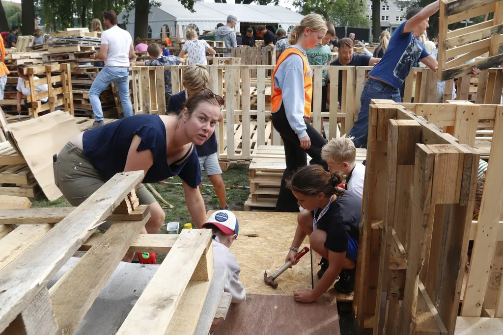 29 08 2022 veghel in hout 18