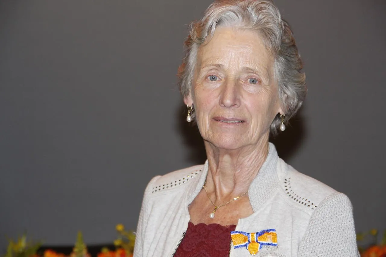 mevr nikkelen van den tillaart