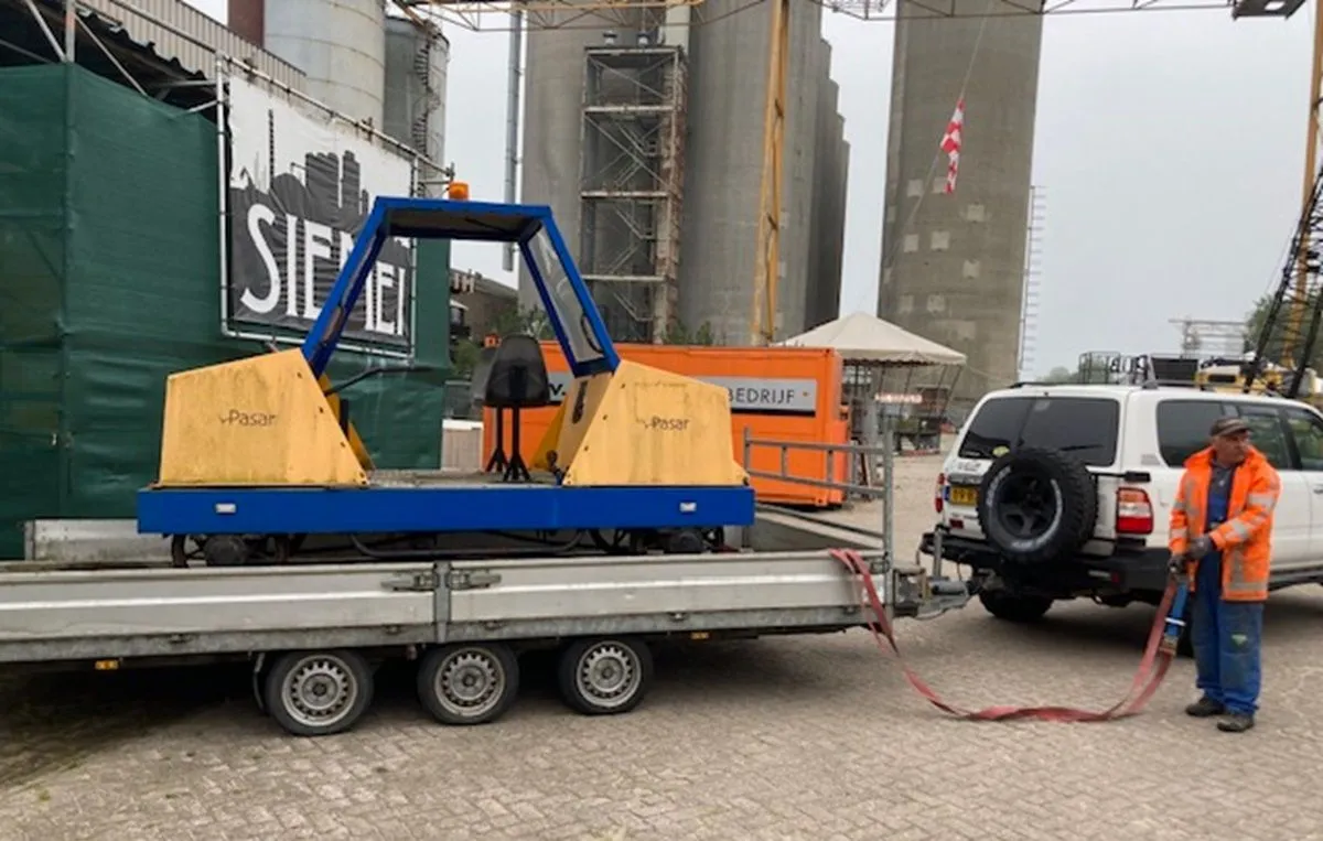 Zo'n 3 jaar geleden kocht SIEMei deze 'locomotief' om railfietsen te transporteren aan.