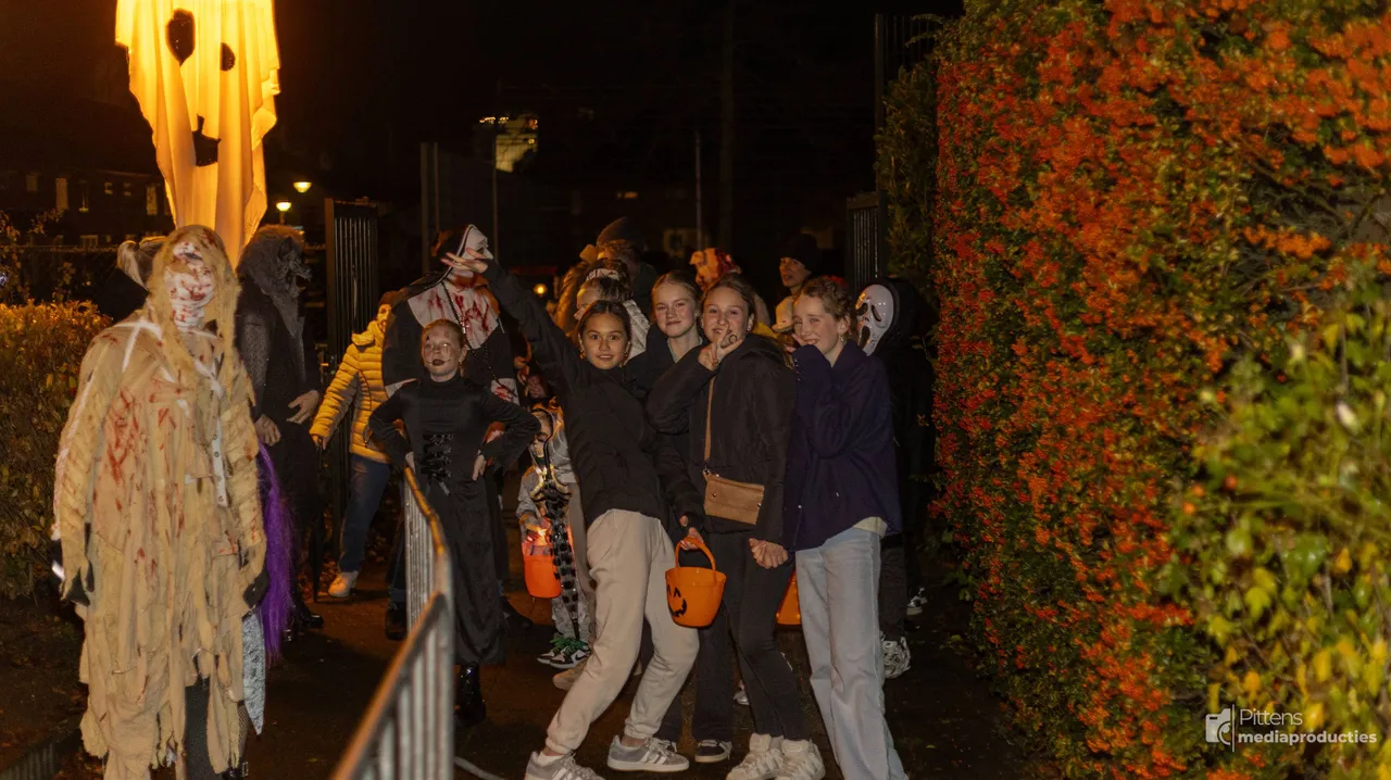 2025-10-25HalloweenBloemenwijkVeghel-1